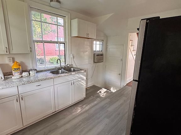 4th image of 326 Shenango Blvd