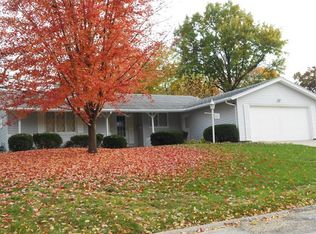 1419 Broadview Dr, Bettendorf, IA 52722