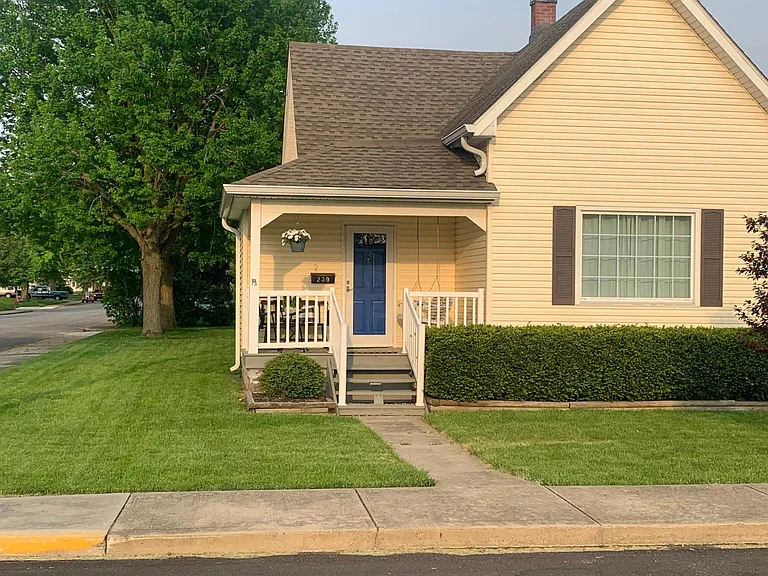 239 Columbia Ave — Photo 1