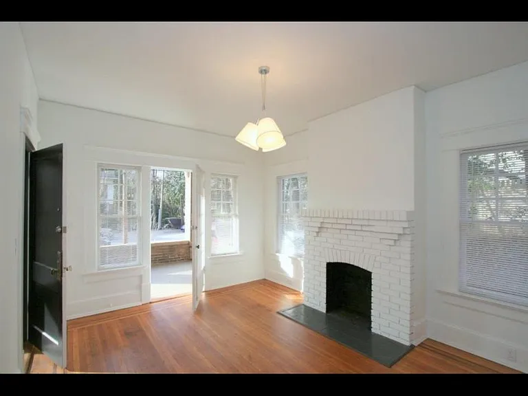 314 4th St NE #4 — Photo 2