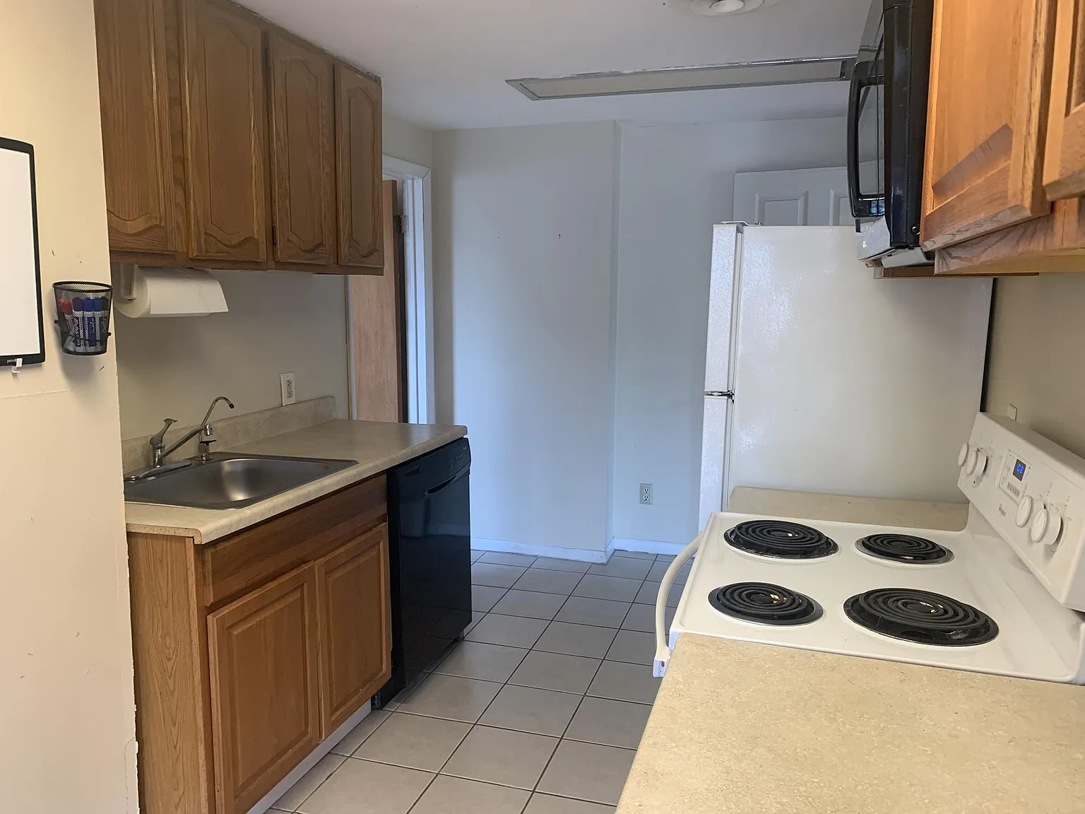1 bed, 1000 sqft, $1,195 — Photo 3