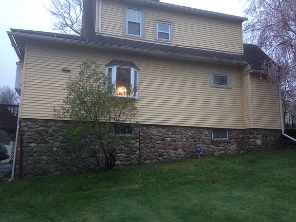 full side view/lilac tree