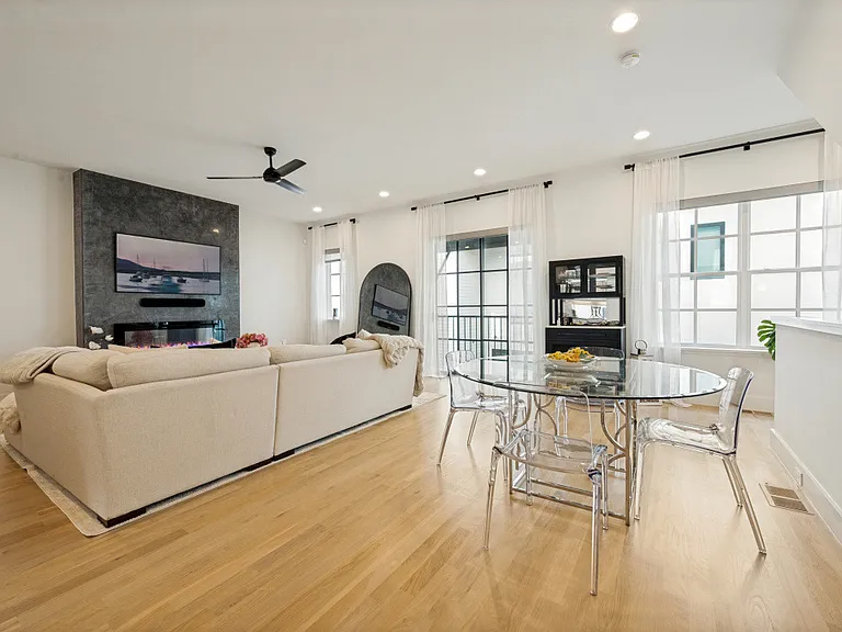 4220 Hawthorne Ave #103 — Photo 7