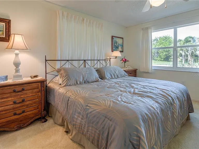 37 Oakland Hills Pl — Photo 17