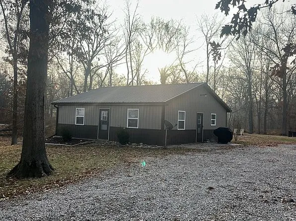 1195 State Route 48, Taylorville, IL 62568
