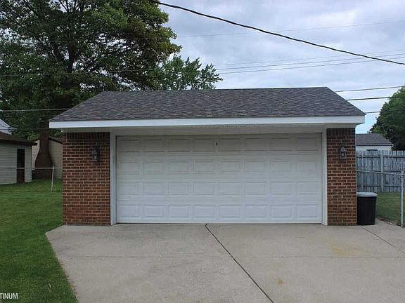 3rd image of 38512 Covington Dr