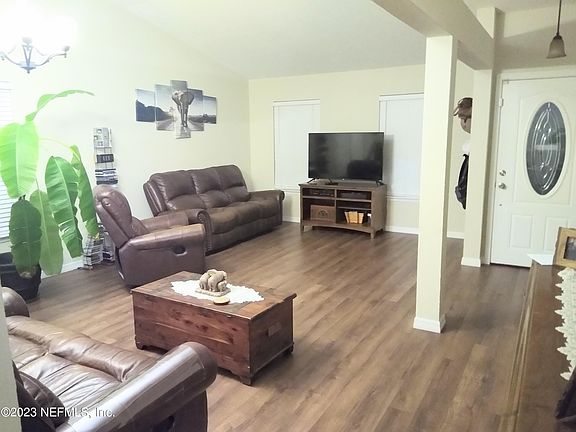2nd image of 7857 MOSS POINTE Trail W