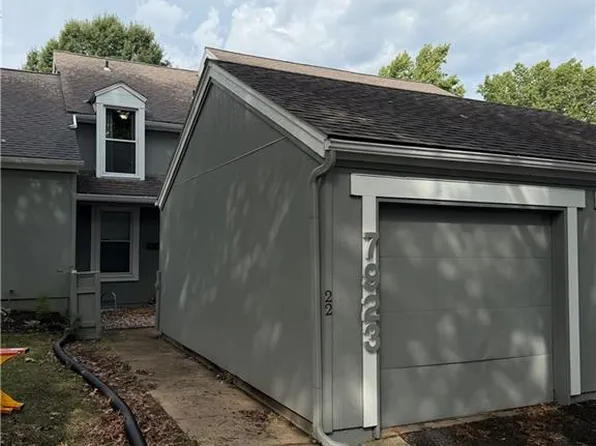 7923 Colony Ln, Lenexa, KS 66215