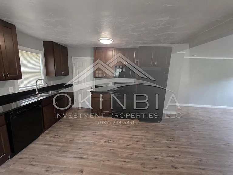 1402 N Euclid Ave — Photo 7