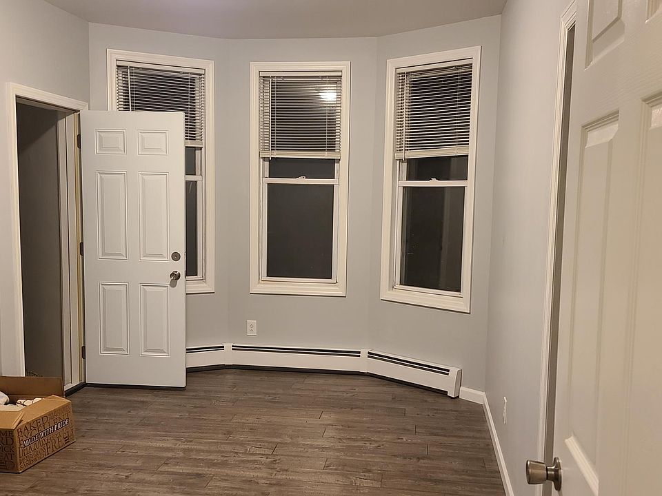 2nd image of 36 W 44th St Floor 1
