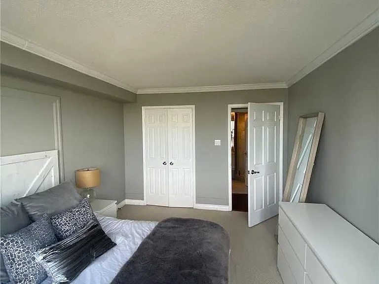 2285 Lake Shore Blvd W #910 — Photo 11