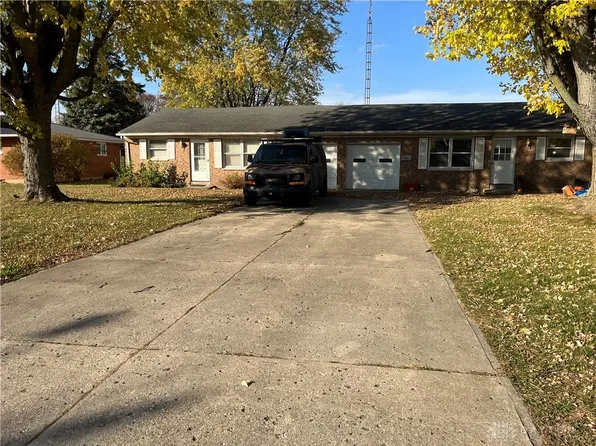 15 Greenmoor Dr, Arcanum, OH 45304