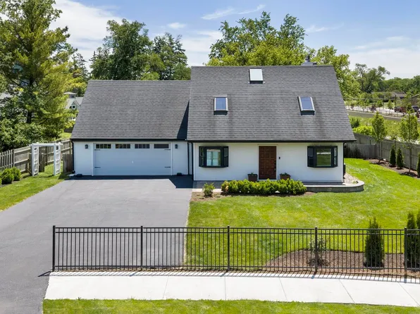 2535 Techny Rd, Northbrook, IL 60062
