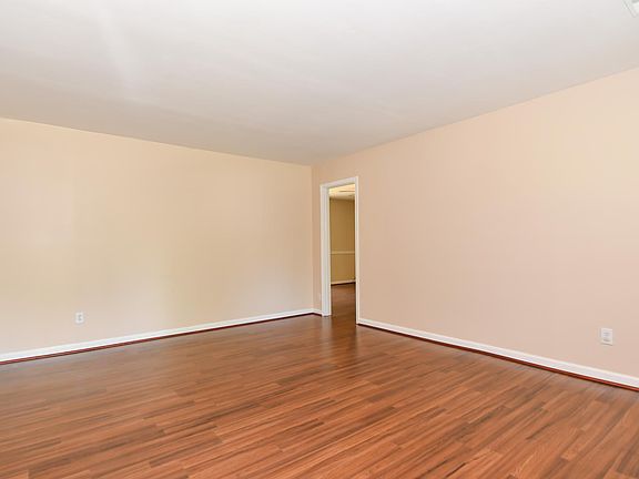 4th image of 3 Bayberry Ct