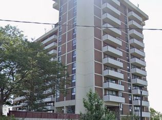 541 Blackthorn Ave #1514, Toronto, ON M6M 5A6