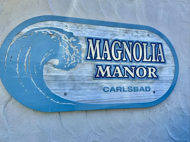 Magnolia Manor — Photo 1