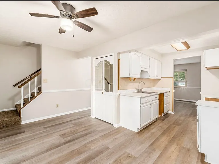 2278 Wadsworth Dr #D — Photo 5