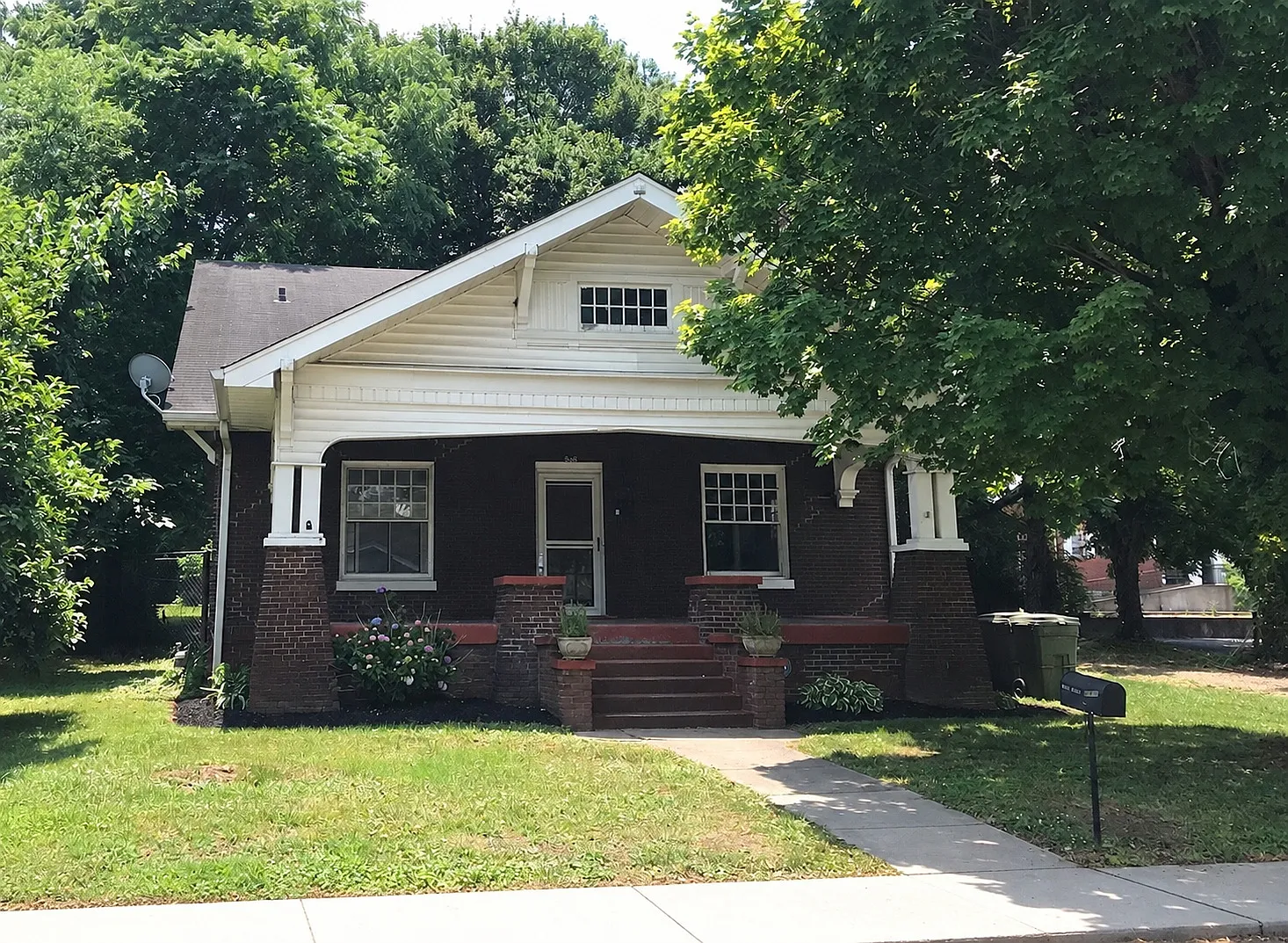 4 bed, 2600 sqft, $2,550 — Photo 1