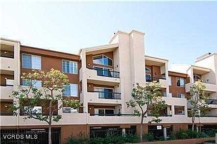 1st image of 5530 Owensmouth Ave APT 131