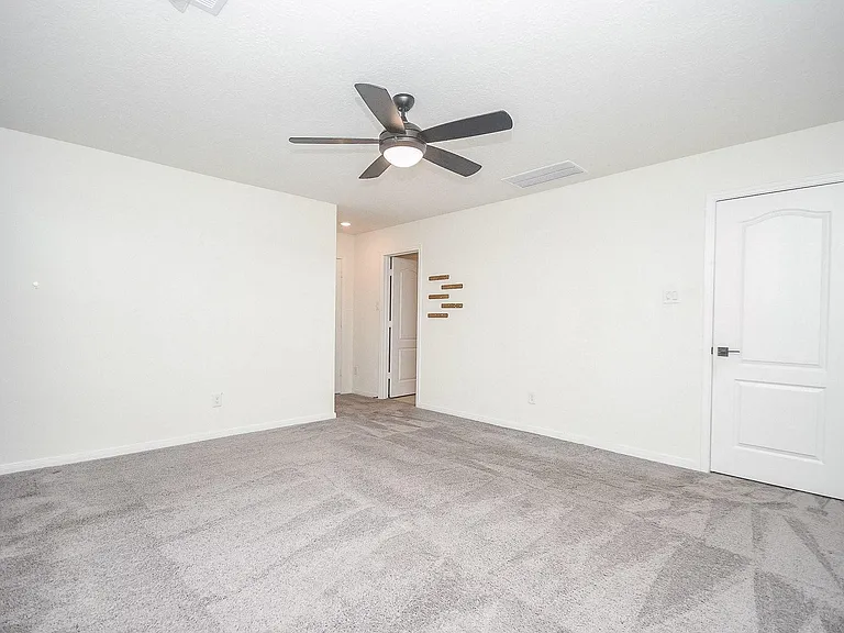 5027 Hickory Deer Ln — Photo 18
