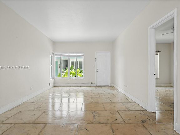 2nd image of 1980 Bay Dr APT 6