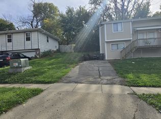 619 E Hackley Ave, Des Moines, IA 50315
