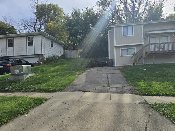 619 E Hackley Ave, Des Moines, IA 50315