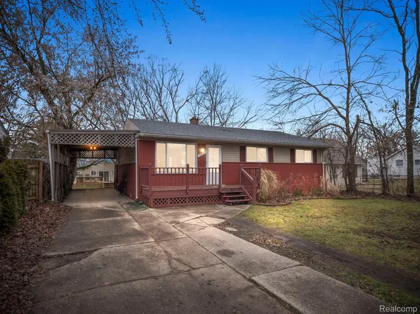 19160 Hilton Dr, Southfield, MI 48075