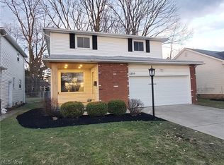 2205 Halcyon Rd, Beachwood, OH 44122