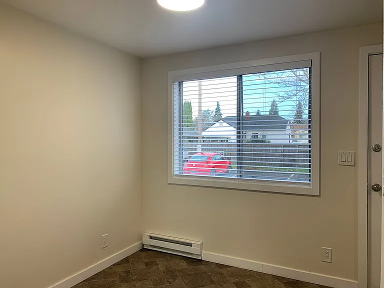 C2402 - Maple Court Apartments — Photo 24