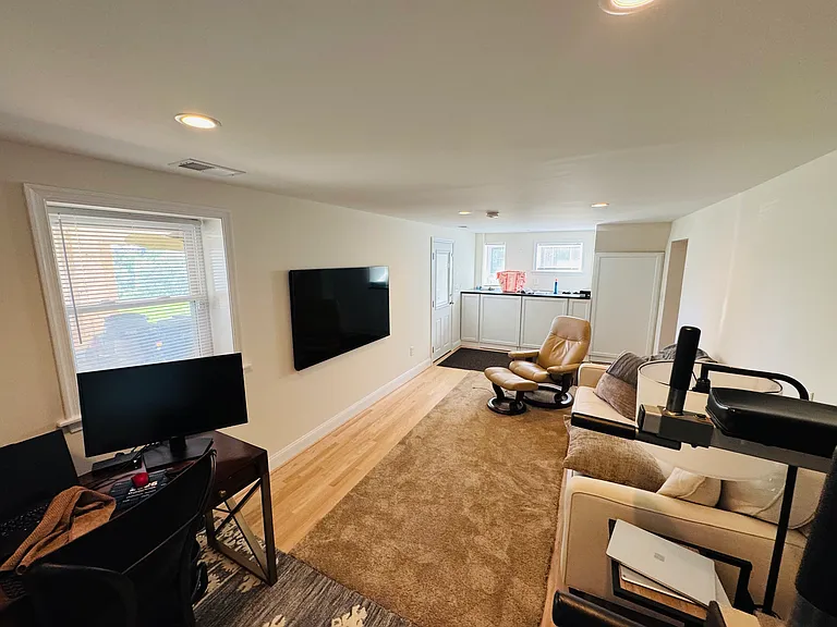 3309 Highwood Dr SE — Photo 19