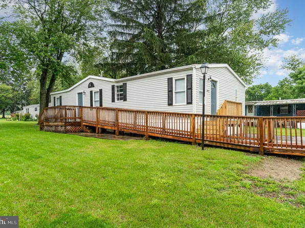 492 Capital Dr, York, PA 17406