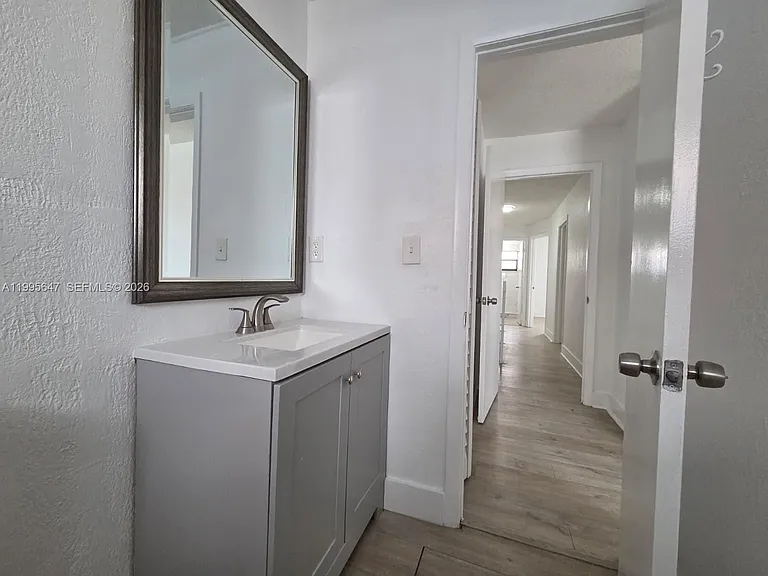 550 SW 115th Ave #405H — Photo 28