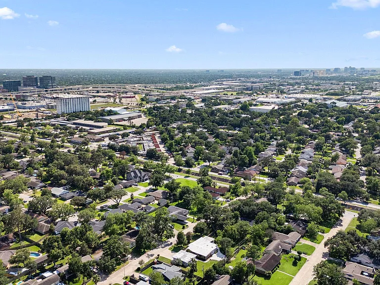 10310 Mayfield Rd — Photo 48