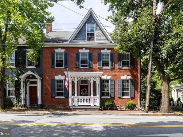 48 N Main St, Mercersburg, PA 17236