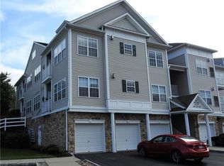 1125 Old Course Ln, Williams Twp, PA 18042