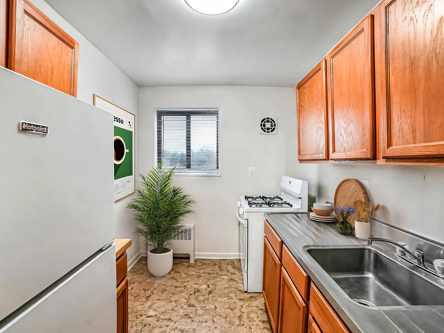 Sheridan Apartments — Photo 4