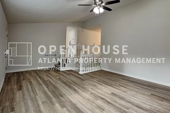 3 bed, 2.0 bath, 1259 sqft, $1,725 — Photo 4