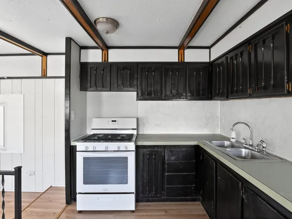 220 N Illinois Ave, West Frankfort, IL 62896