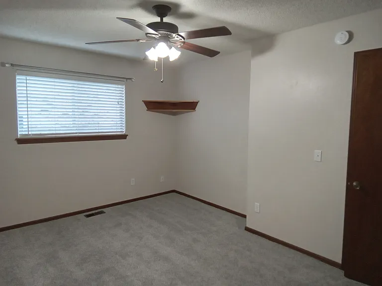 508 Palais Ave — Photo 11