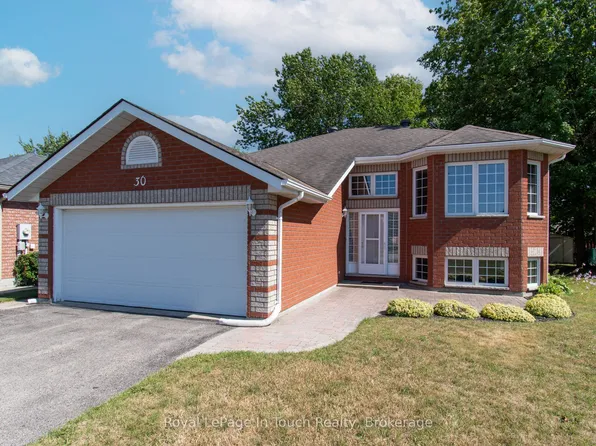 30 Charles St, Penetanguishene, ON L9M 2G7
