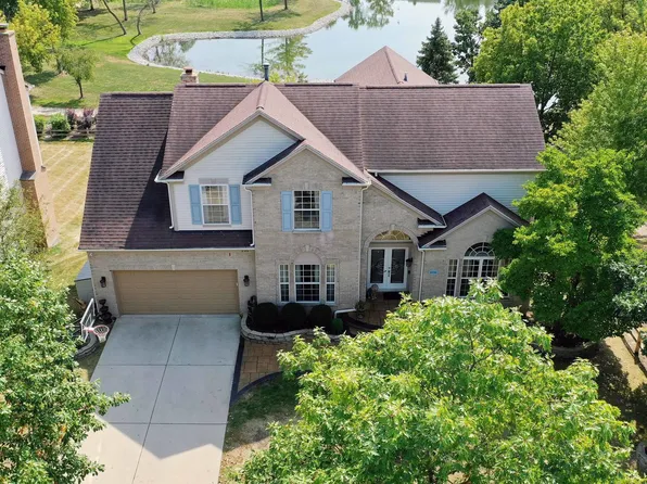 151 Rosewood Dr, Streamwood, IL 60107