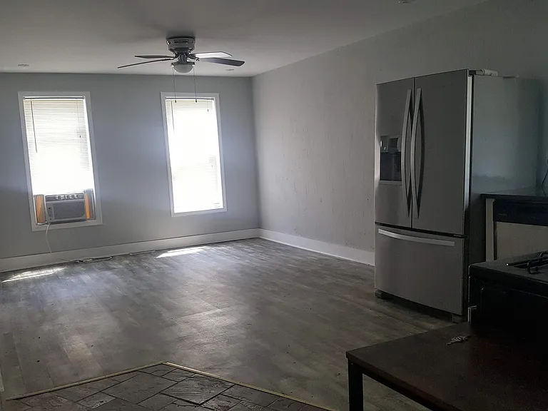 133 N Jackson St #1 — Photo 3