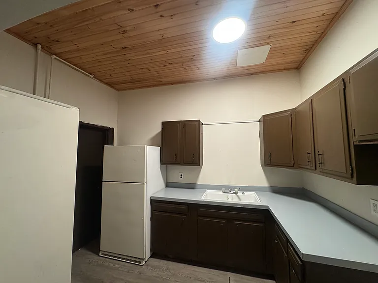 910 Oliver St #5 — Photo 3