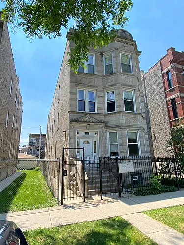 2647 W Crystal St #3R Photo 1