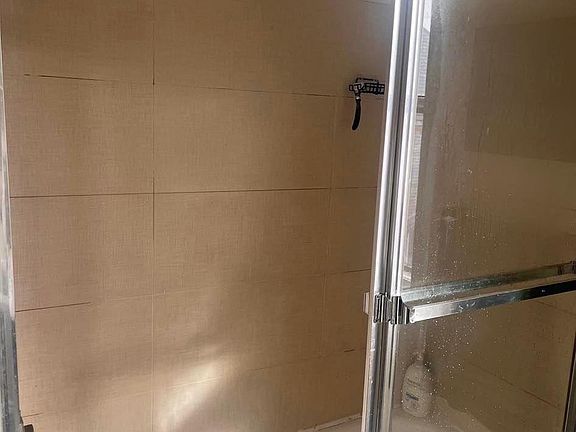 5th image of 223 S Cherry St APT 3E