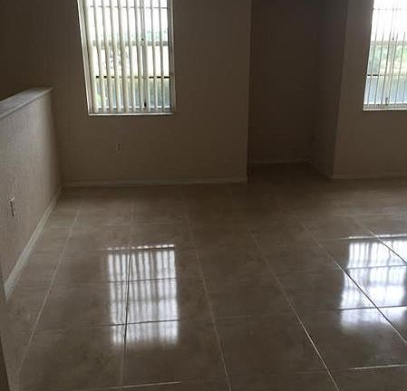 3rd image of 2101 Belmont Ln