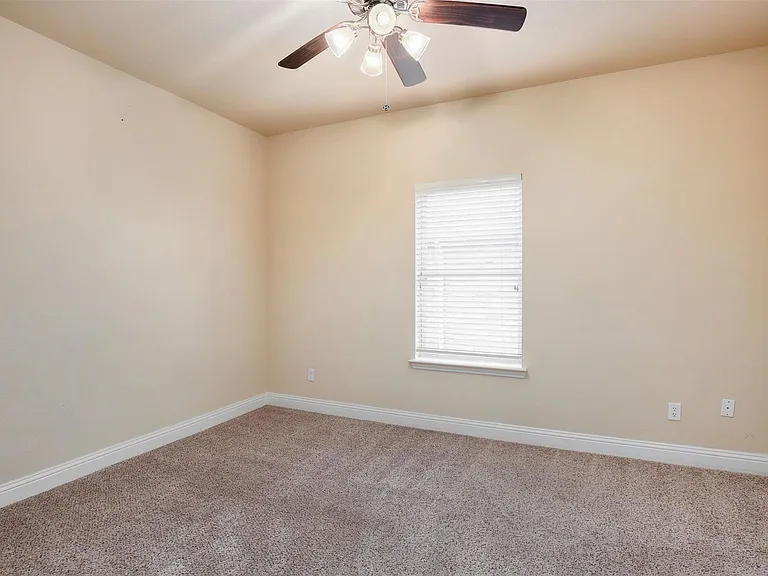1087 Sahallee Dr — Photo 29