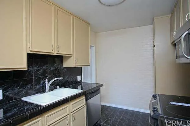 1750 Camino Palmero St #538 — Photo 17