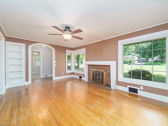 3rd image of 720 Dick St